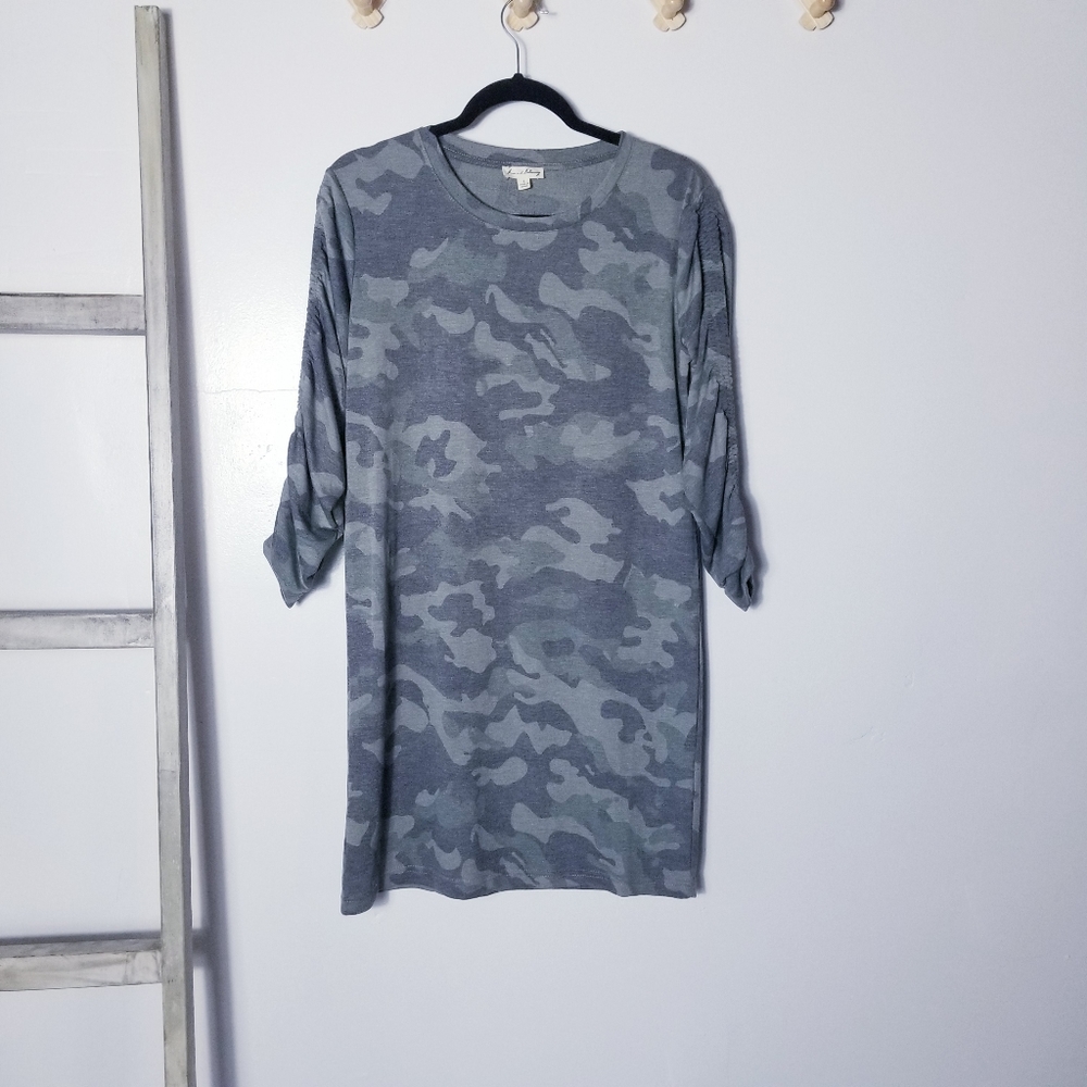 JUNE AND DELANCEY SWEATSHIRT CAMO DRESS WITH RUCHED SLEEVES SIZE SMALL